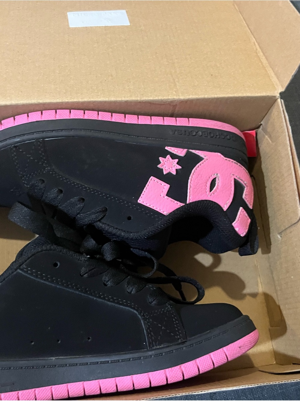 DC SHOES